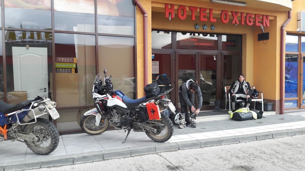 Hotel Oxigen Petroşani Екстериор снимка