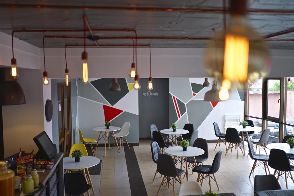 Hotel Oxigen Petroşani Екстериор снимка