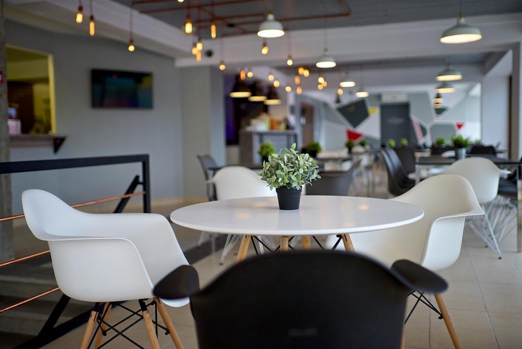 Hotel Oxigen Petroşani Екстериор снимка