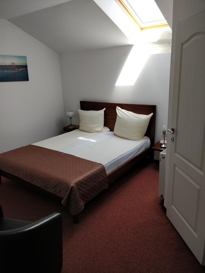 Hotel Oxigen Petroşani Екстериор снимка