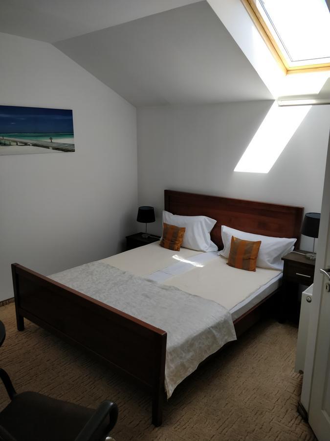 Hotel Oxigen Petroşani Екстериор снимка